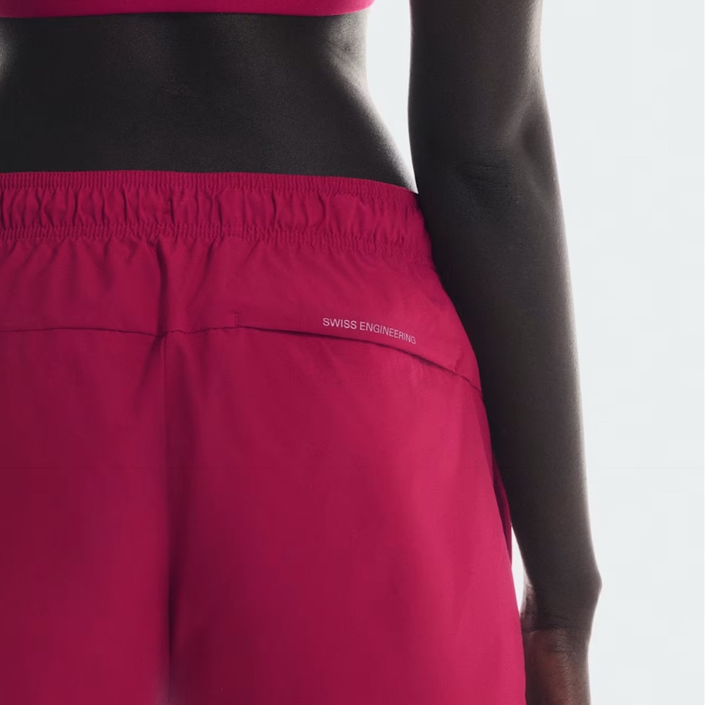 NWT [On Running] 3" Core Drawstring Athletic Shorts in Grenadine Women’s S - Picture 3 of 12